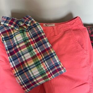 Size 34 Men’s Cotton Coral Shorts.